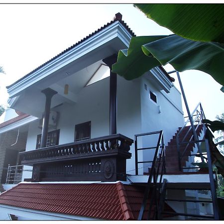 Aaron'S Homestay Kochi Екстериор снимка