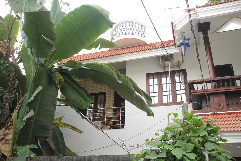 Aaron'S Homestay Kochi Екстериор снимка